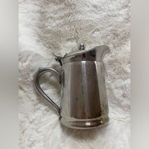 Vintage coffee/teapot or use for creamer